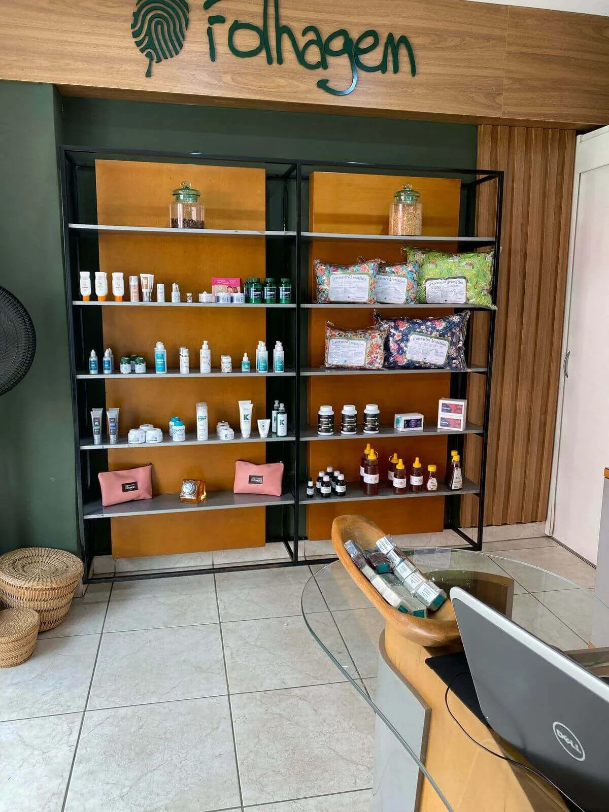 ATENDIMENTO - FARMÁCIA DE MANIPULAÇÃO FOLHAGEM