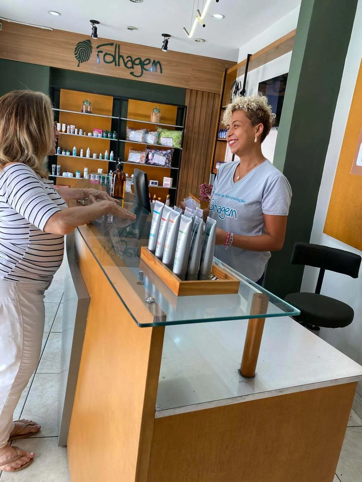 RECEPÇÃO - FARMÁCIA DE MANIPULAÇÃO FOLHAGEM